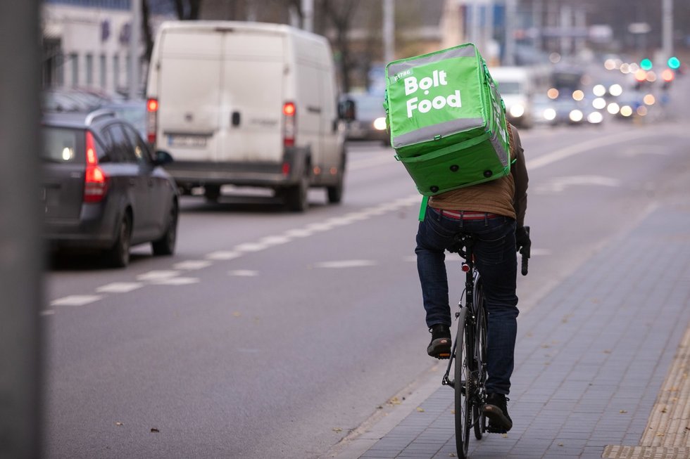 „Bolt Food“ kurjeris (Žygimantas Gedvila/ BNS nuotr.)