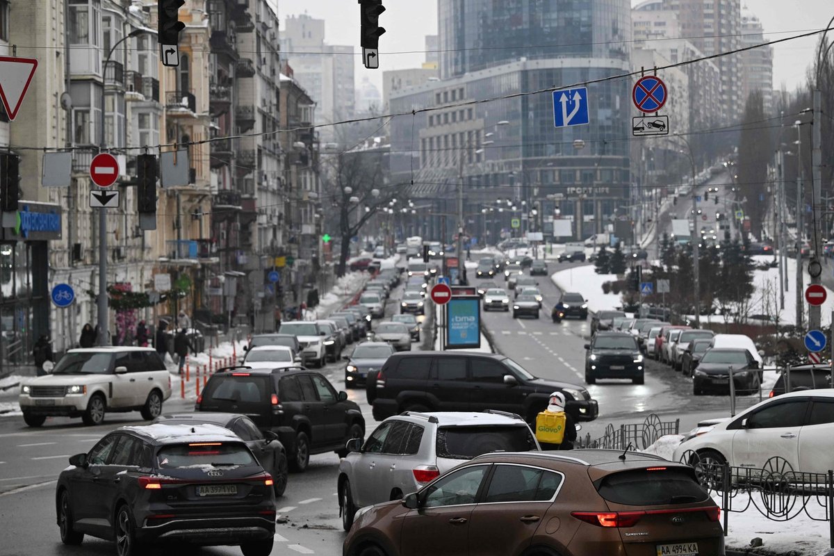 Ukrainiečiams – tūkstančiai grasinančių pranešimų