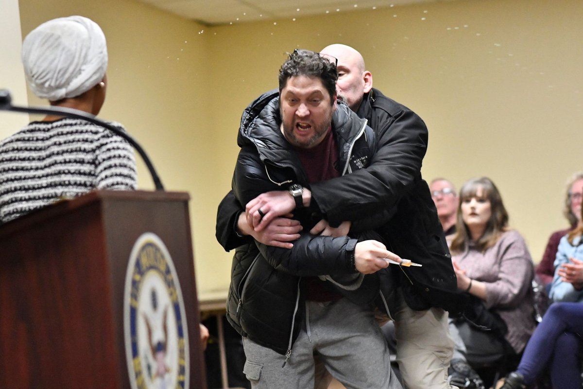 Mineapolio rotušėje užpulta kalbą sakiusi Kongreso narė