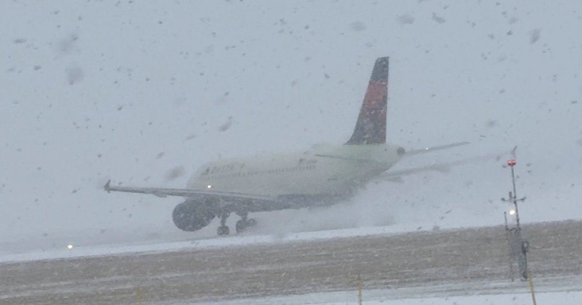 Perspėja keliaujančius šioje Europos šalyje: prasidėjo orų pasiutpolkė – gali vėluoti skrydžiai, nepravažiuoti mašinos, traukiniai