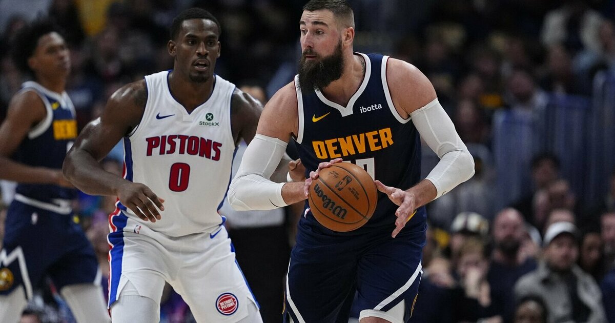 Rekordiškai dėl kamuolių kovojęs Valančiūnas surinko dvigubą dublį, bet kelionių išvarginta „Nuggets“ pralaimėjo