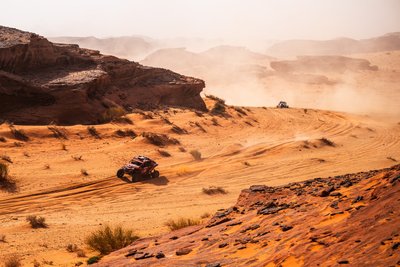 Izoton Sport komandos ekipažas Mindaugas Sidabras ir Ernestas Česokas