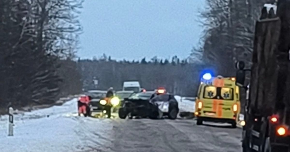 Šiaulių rajone – skaudi kaktomuša: į ligoninę išvežti 2 suaugę žmonės ir vaikas