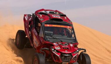 Dulkėse skendęs lietuvių duetas prašys išimt priekinį stiklą