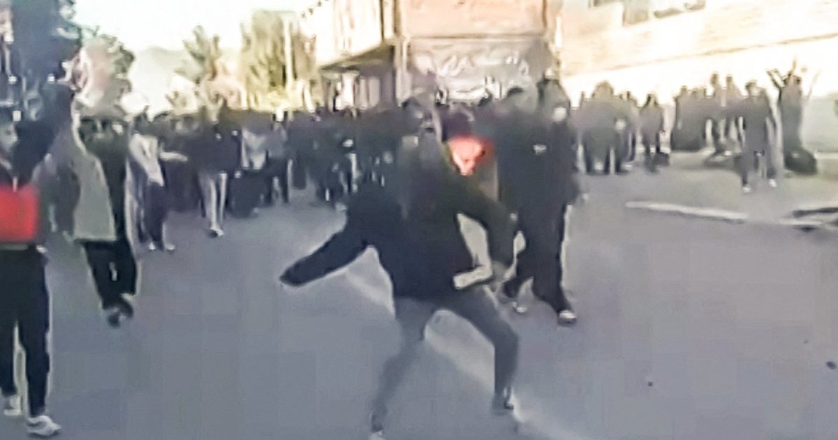 Visų dėmesys krypsta į šią šalį: Trumpas pagrasino kariniu atsaku