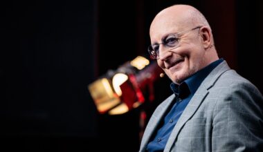 Intriguojanti naujiena „Delfi TV“ žiūrovams – laida „Akis į akį su Arūnu Valinsku“