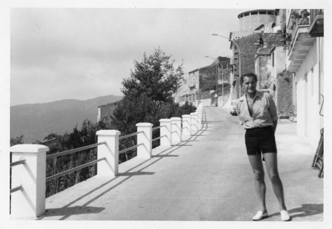 Jono ir Adolfo Mekų palikimo studijų centro nuotr. (Biržų r. savivaldybės Jurgio Bielinio viešoji biblioteka)/Adolfas Mekas