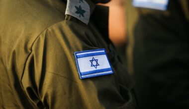 Izraelio kariuomenė pranešė smogusi į „Hezbollah“ objektus Pietų Libane