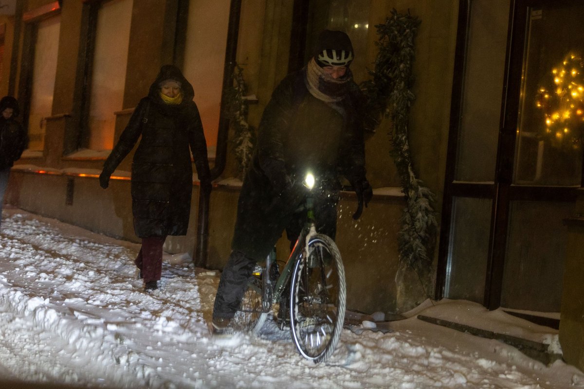 Kelininkai įspėja vilniečius: eismo sąlygos yra sudėtingos, jei galite – likite namie