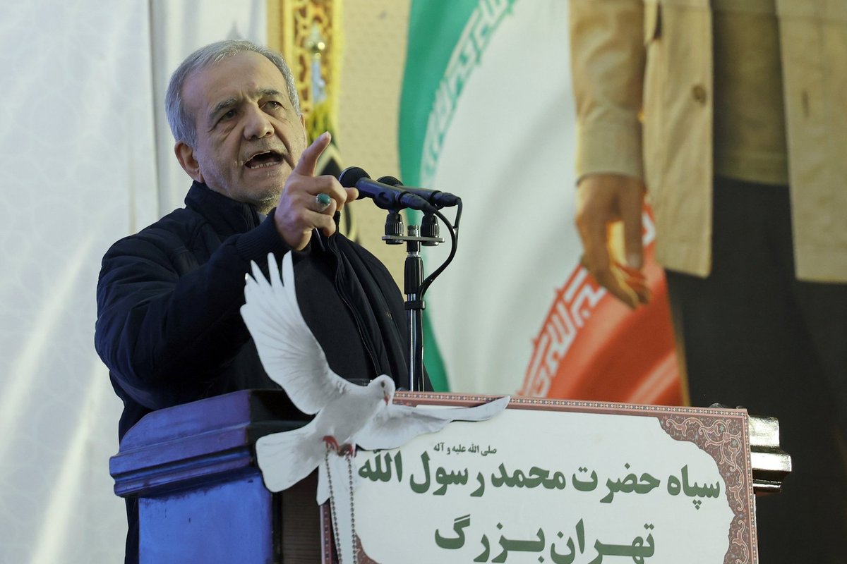 Irano prezidentas ragina saugumo tarnybas atskirti protestuotojus nuo riaušininkų