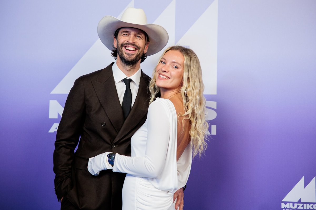 Justinas Jarutis prabilo apie vestuvių su mylimąja planus: kai kam – griežtas „ne“