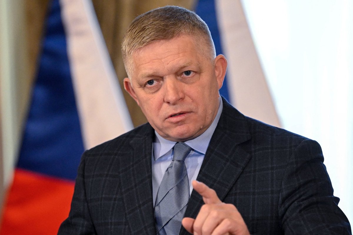 Robertas Fico puolė aiškintis dėl susitikimo su Trumpu - Delfi