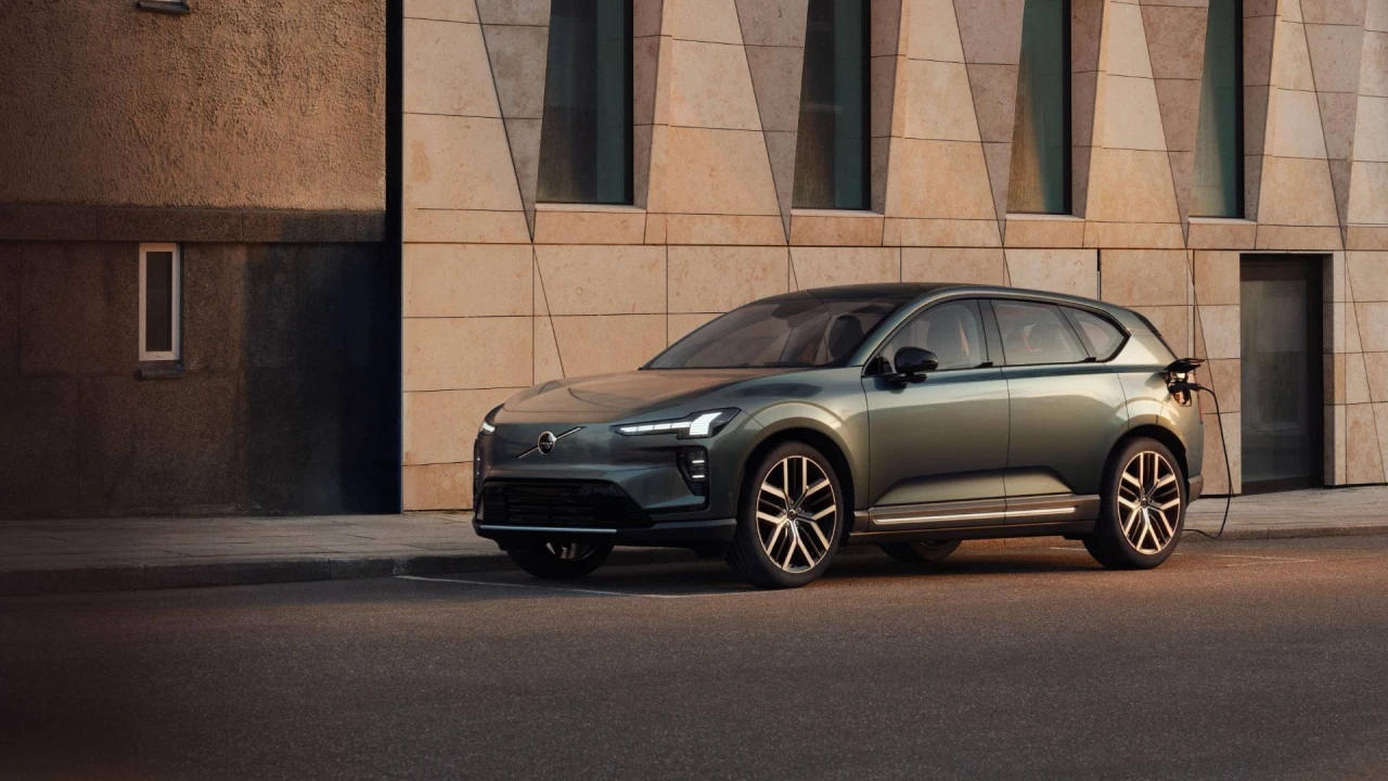 Svarbiausias „Volvo“ modelis: elektrinis EX60