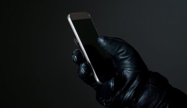 Rusakalbiui sukčiui atidavė per 14 tūkst. eurų