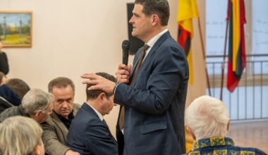 Iš Žemaitaičio – keistas prisipažinimas: staigiai susifotografavom žmones