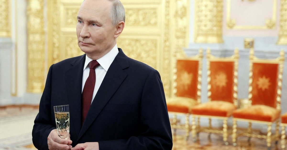 Rusija nesitraukia: sako perdavusi JAV įrodymus, kad Ukraina taikėsi į Putino namus