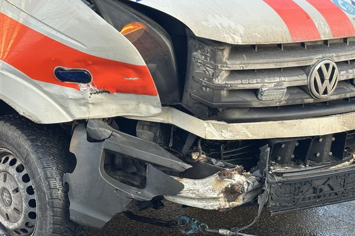 Girtas vyras apgadino medikų automobilį