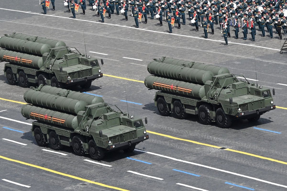 Ukrainos žvalgyba: Baltarusijos karo pramonė artimai bendradarbiauja su Rusija