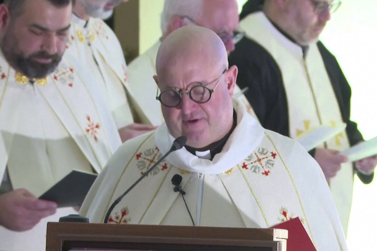 Kunigas naktį tampa didžėjumi - Delfi šeima