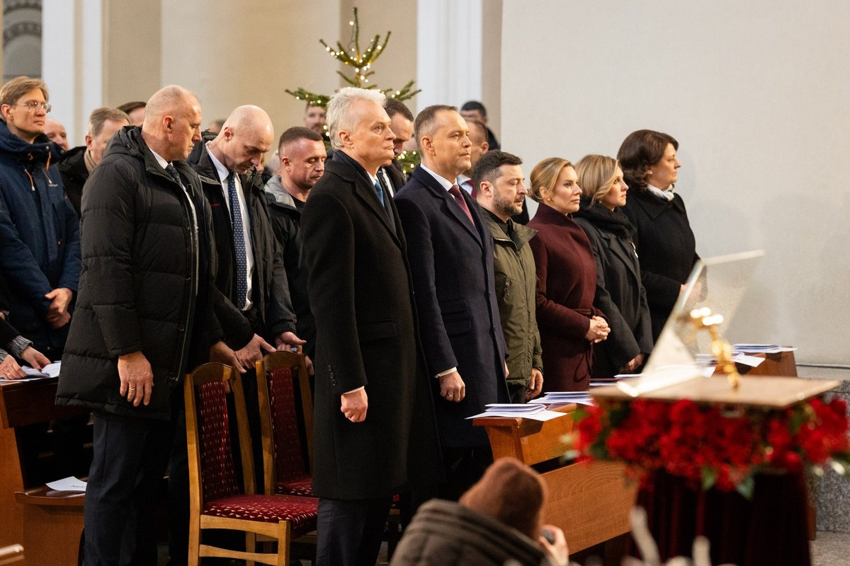 Nausėda su Zelenskiu ir Nawrockiu dalyvauja mišiose Vilniaus arkikatedroje bazilikoje