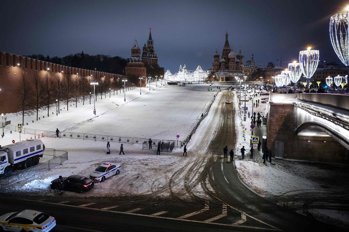 Karas Ukrainoje. JAV atnaujino rekomendacijas savo piliečiams: nedelsdami išvykite iš Rusijos - Delfi