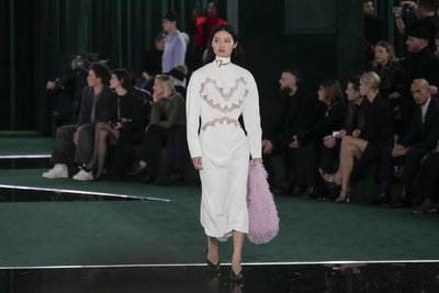  „Gucci“ gerbėjai taip pat išvydo vieną ryškiausių tendencijų.