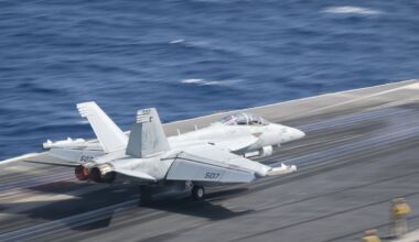 Į Artimuosius Rytus atvyko JAV lėktuvnešis