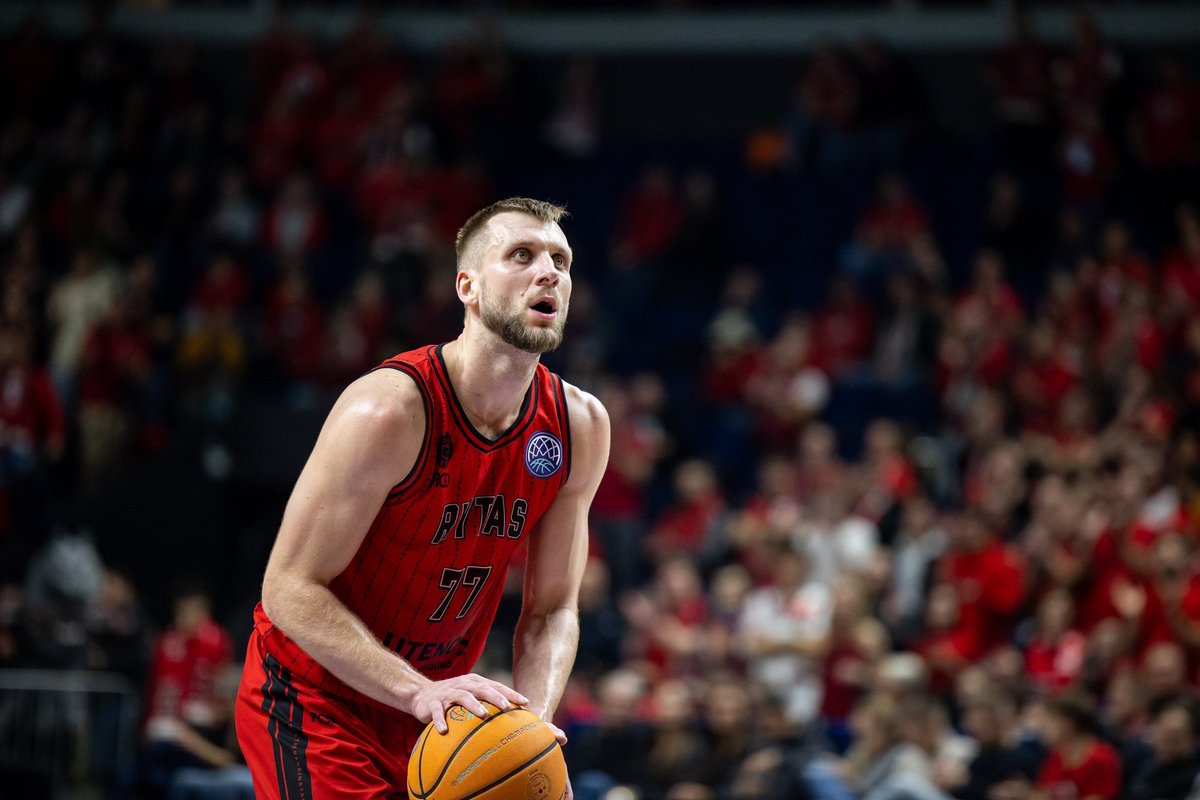 Paliukėnui atlikta peties operacija - Delfi