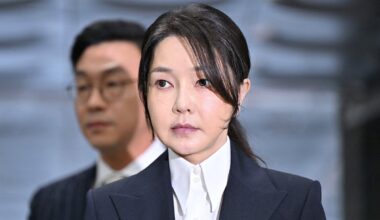 Buvusi Pietų Korėjos pirmoji ponia nuteista už korupciją