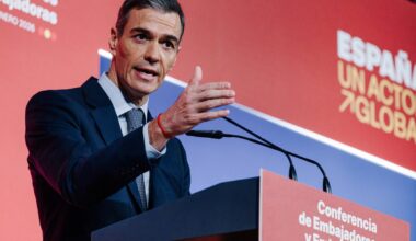 Ispanijos premjeras: negalėtume nesiųsti karių į Ukrainą