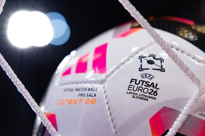 UEFA Europos salės futbolo čempionatas, pirmenybių kamuolys 