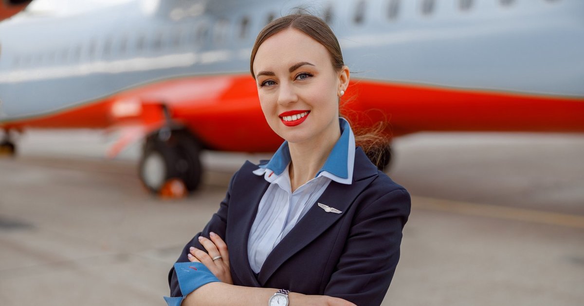Stiuardesė išdavė paslaptį: štai, kodėl jūs esate nužiūrimas lipant į lėktuvą