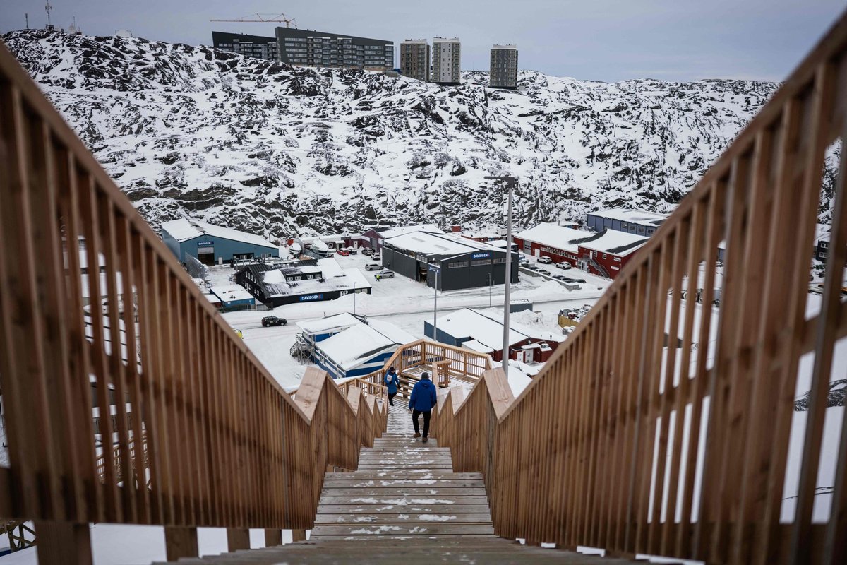 Vilniuje rengiamas protestas prieš JAV grasinimus okupuoti Grenlandiją - Delfi