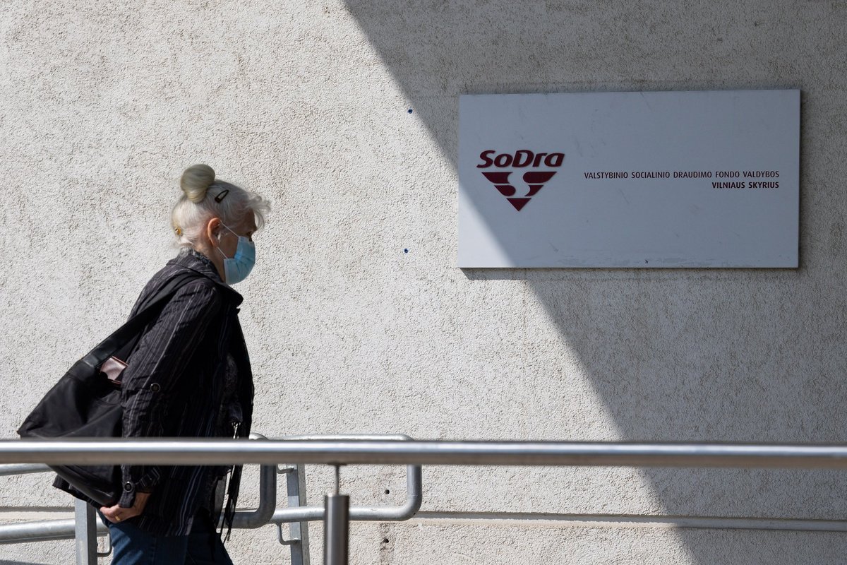 Privalomasis sveikatos draudimas: pokyčiai ir papildomas mėnuo