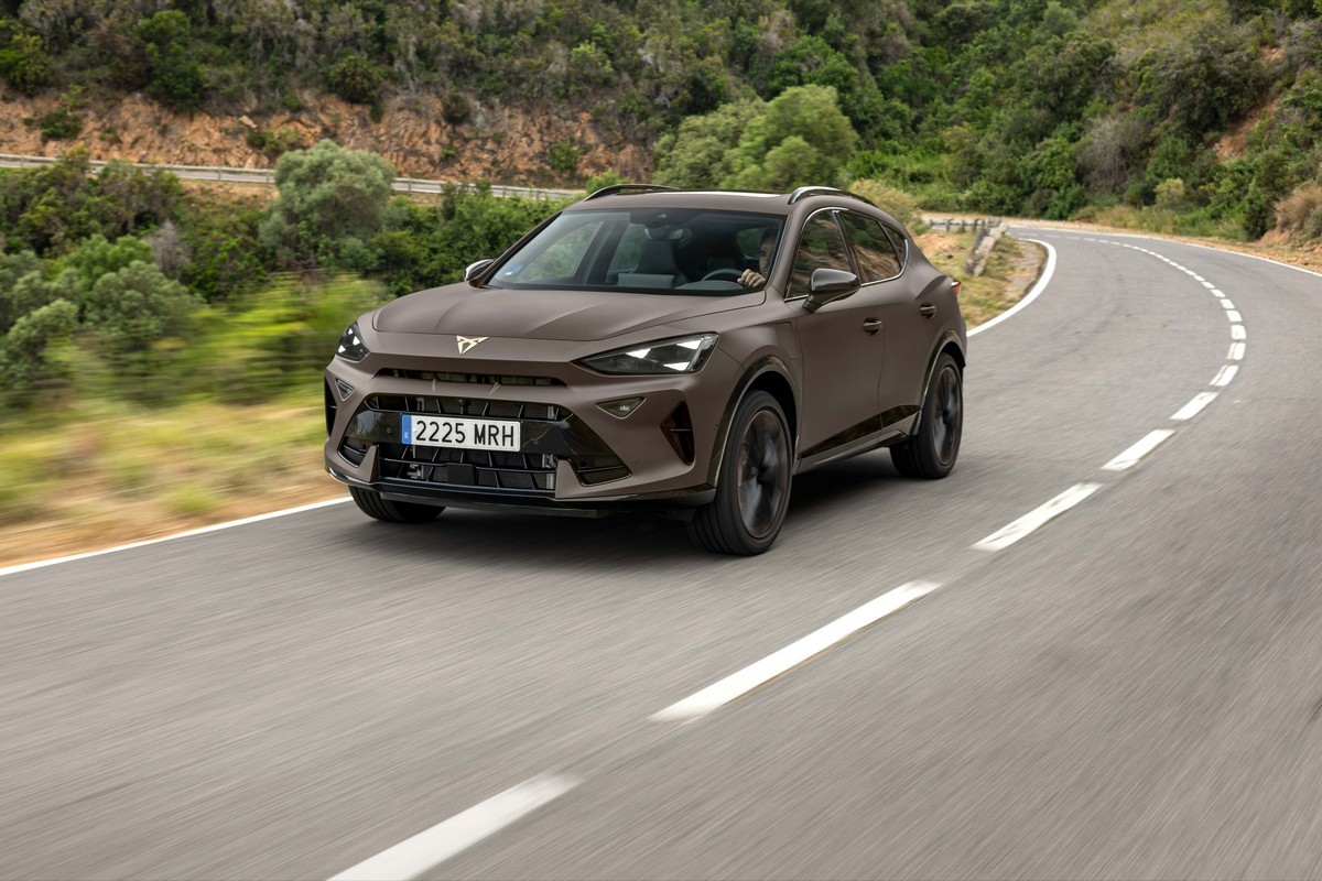 Entuziastų dėmesio sulaukia ir kasdienėmis sąlygomis emocijas žadinantys automobiliai: kaip jie keičiasi?