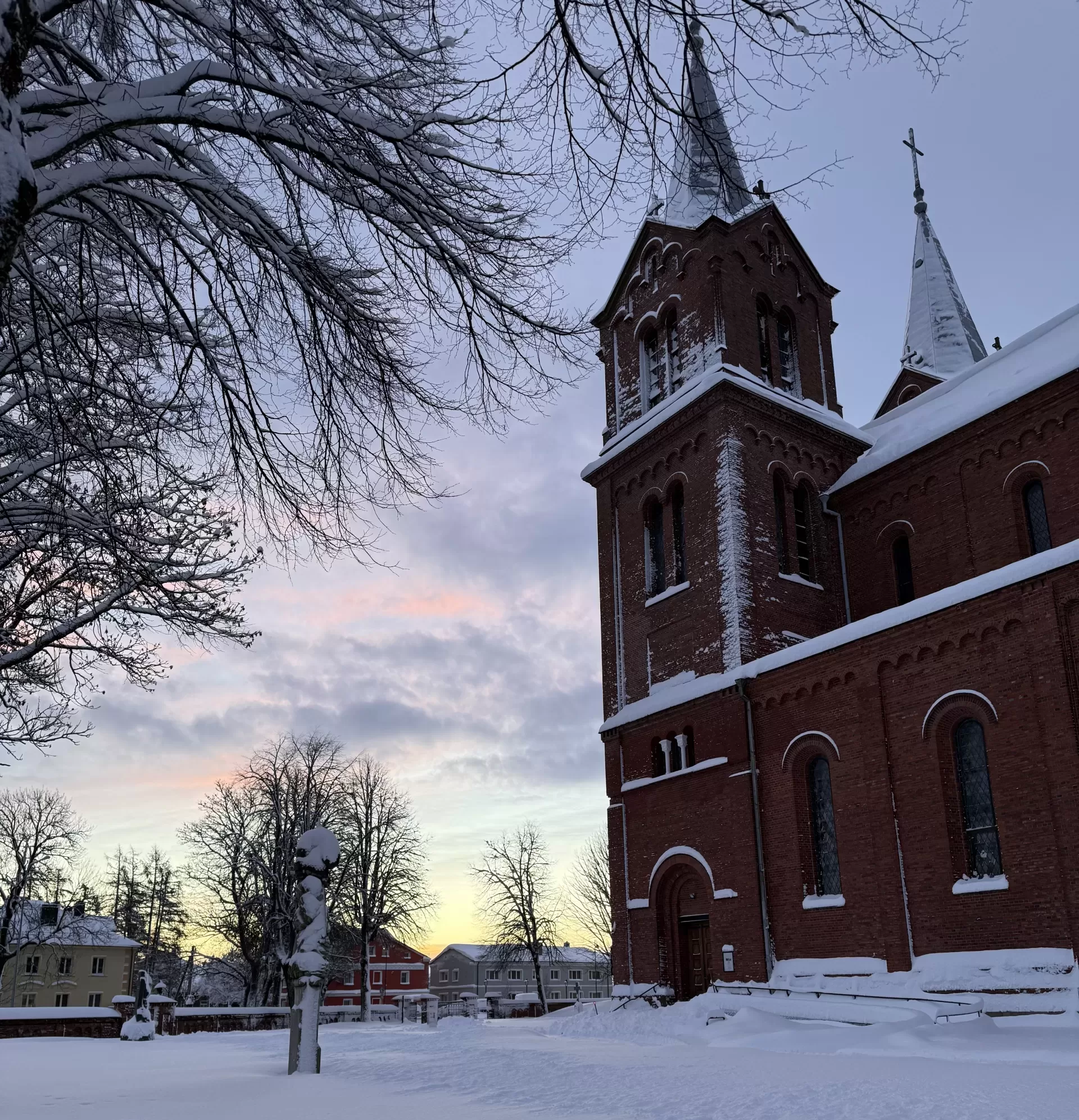 Sniegas Plungėje. Kunigo Vytauto Gedvainio nuotrauka
