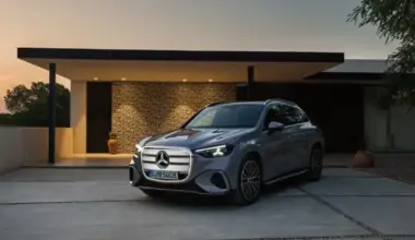 „Mercedes‑Benz“ pristato elektrinį GLC: milžiniškas ekranas, 713 km nuotolis ir DI valdoma ateitis