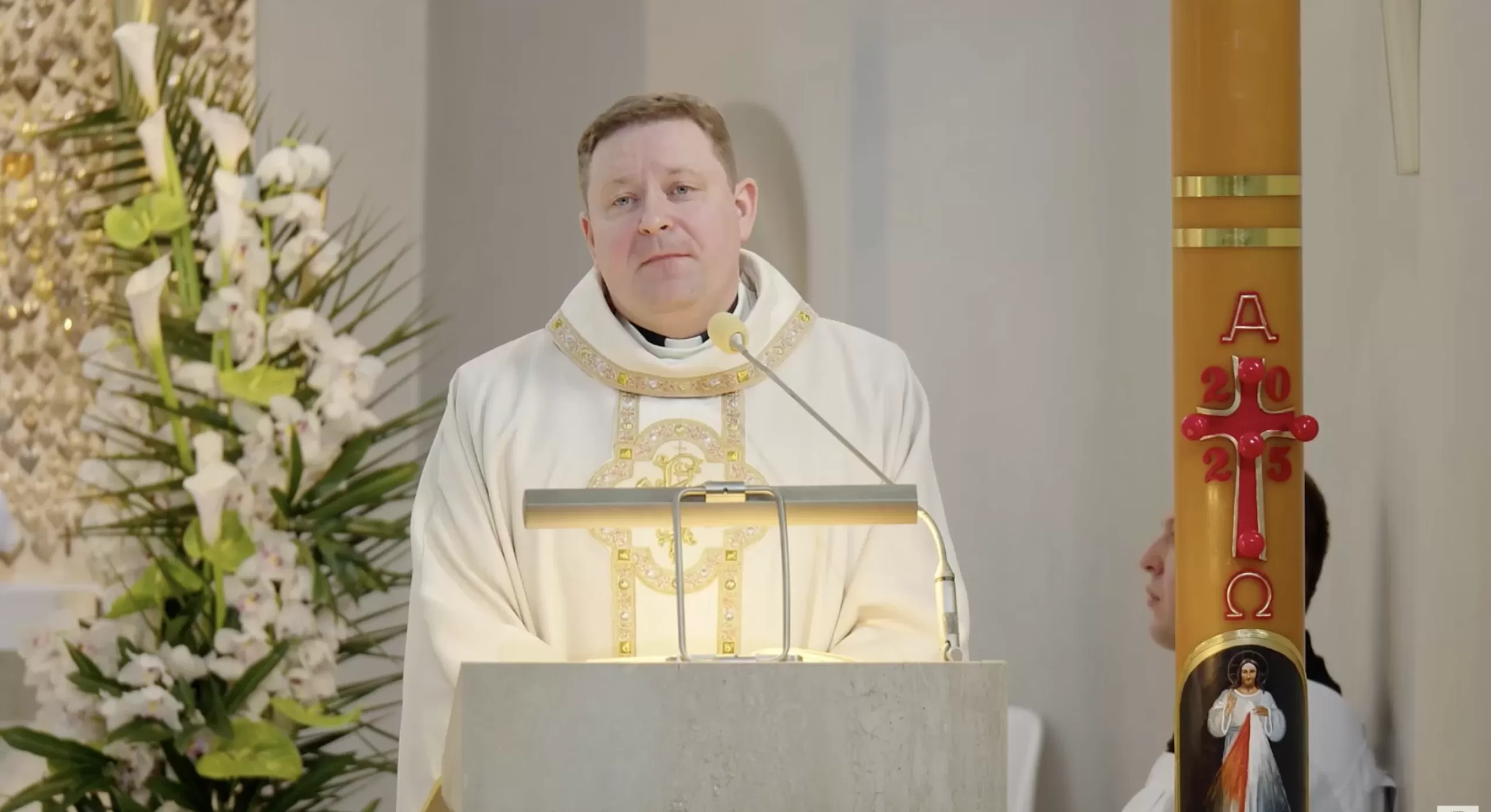 Kunigas Mindaugas Grigalius. Dievo Gailestingumo šventovės transliacijos stop kadras