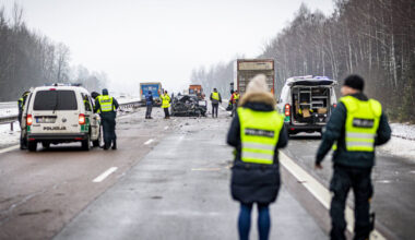 Tragiška avarija Kaišiadorių rajone – žuvo du mažamečiai, eismas uždarytas abiem kelio kryptimis
