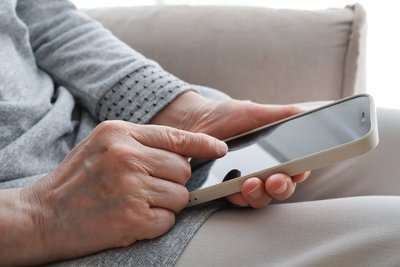 Senjorai naudojasi socialiniais tinklais