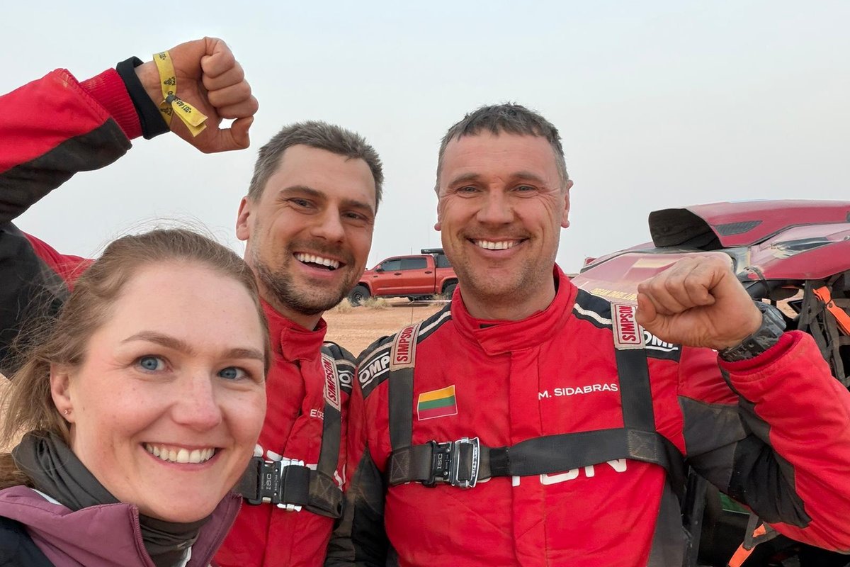 „Izoton sport“ nuotykiai trečiame Dakaro etape: kraujas, ugnis ir aplenktas Pasaulio čempionas - Delfi