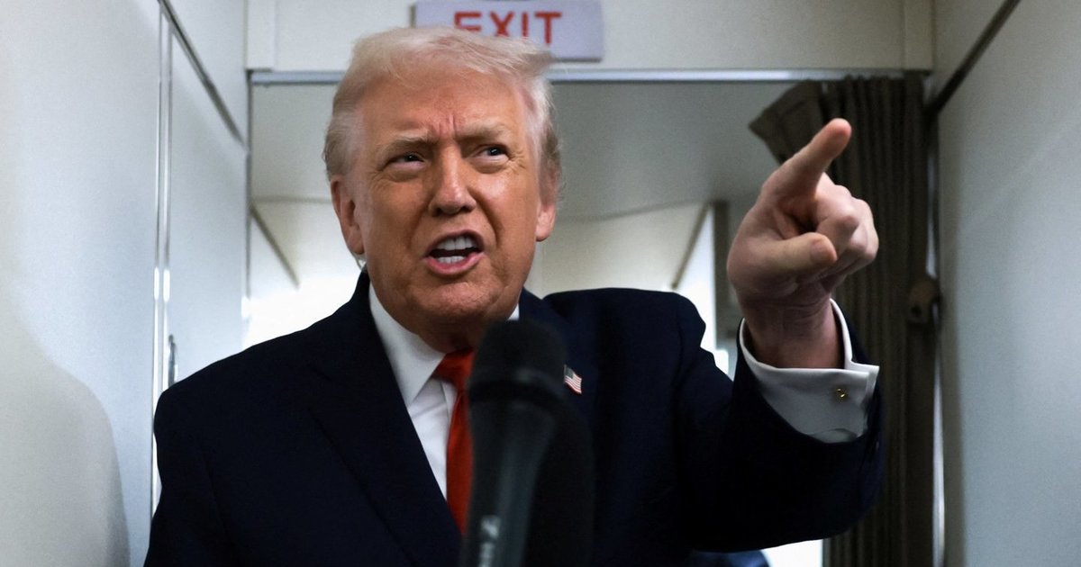 Užfiksuotas Donaldo Trumpo „pasaulio pabaigos“ lėktuvo skrydis: štai ką galėtų reikšti