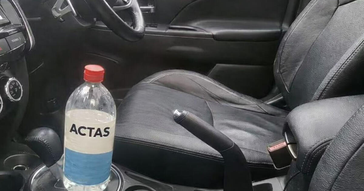 Kodėl patyrę vairuotojai automobilyje laiko actą: gudrybė, gelbėjanti žiemą