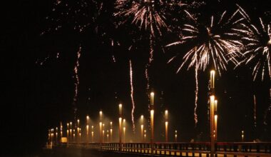 Naujametiniai fejerverkai nuo jūros tilto į Palangą pritraukė tūkstančius