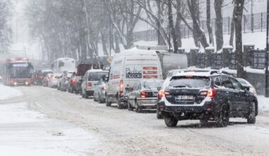 Kelininkai siunčia žinią vairuotojams: būtina išlaikyti budrumą keliuose