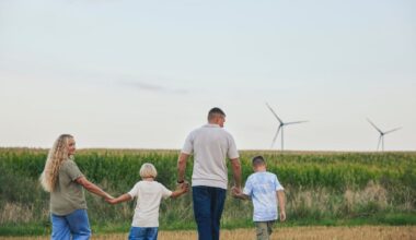 Atsinaujinančios energijos gamintojų mokesčiais bus remiamos bendruomenės