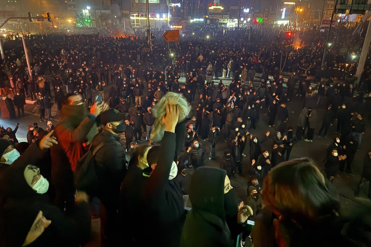 Irane toliau tęsiasi protestai - Delfi