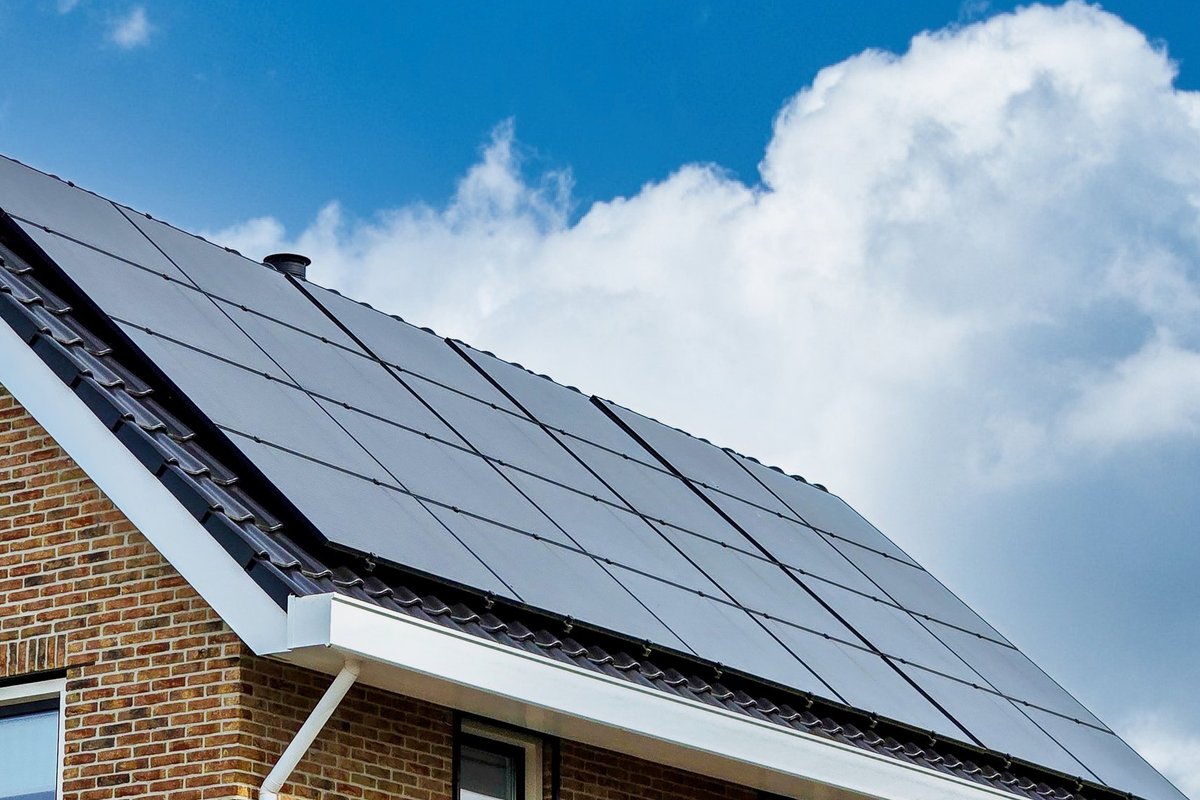 Saulės elektrinės savininkas suabejojo dėl atsiskaitymo plano: ar teisingai suskaičiuota?