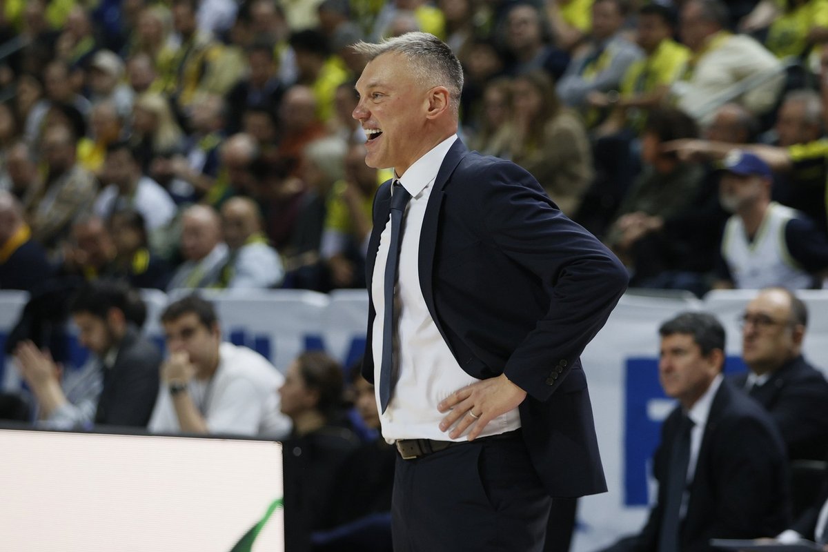 Po pergalės Jasikevičius subtiliai patraukė varžovus per dantį