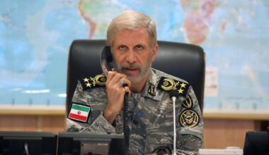 Irano kariuomenė žada atsakyti į Trumpo ir Netanyahu grasinimus